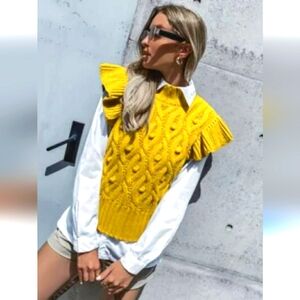 Anthropologie cable knit Romantic Flutter-Sleeved Sweater Vest Small size Dejonc